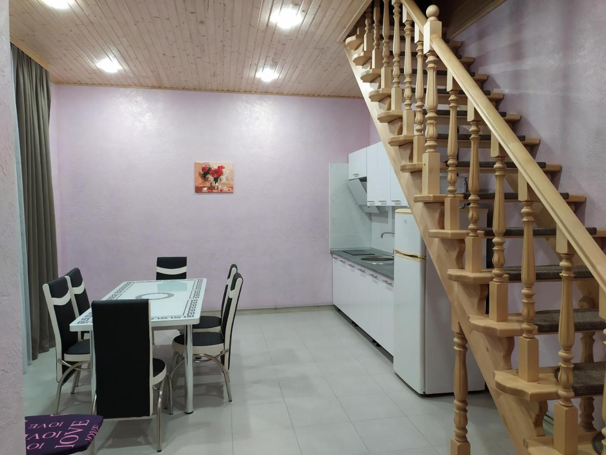 Апартаменти З Двома Спальнями І Кухнею Yaremche Exterior foto