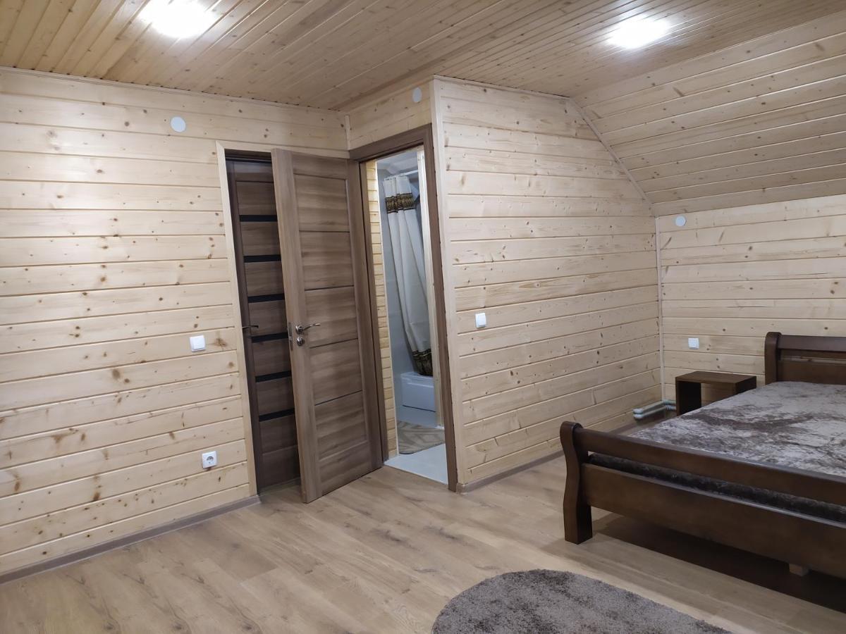 Апартаменти З Двома Спальнями І Кухнею Yaremche Exterior foto